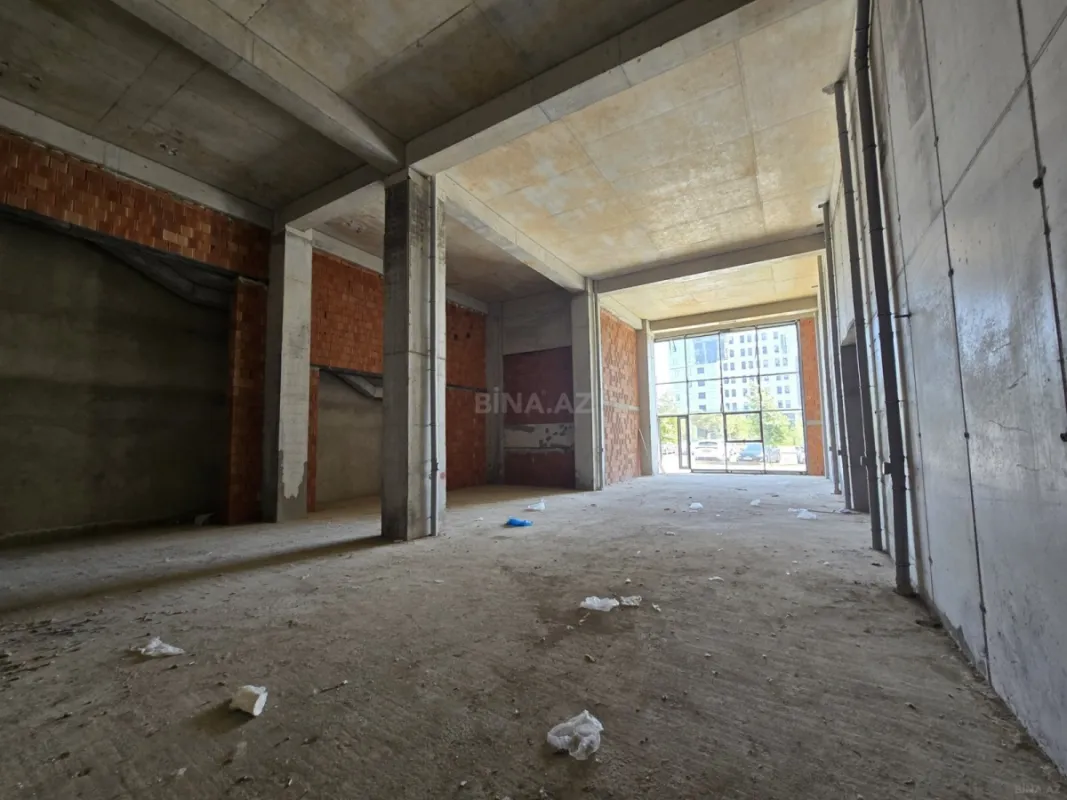 Satılır obyekt 208 m²