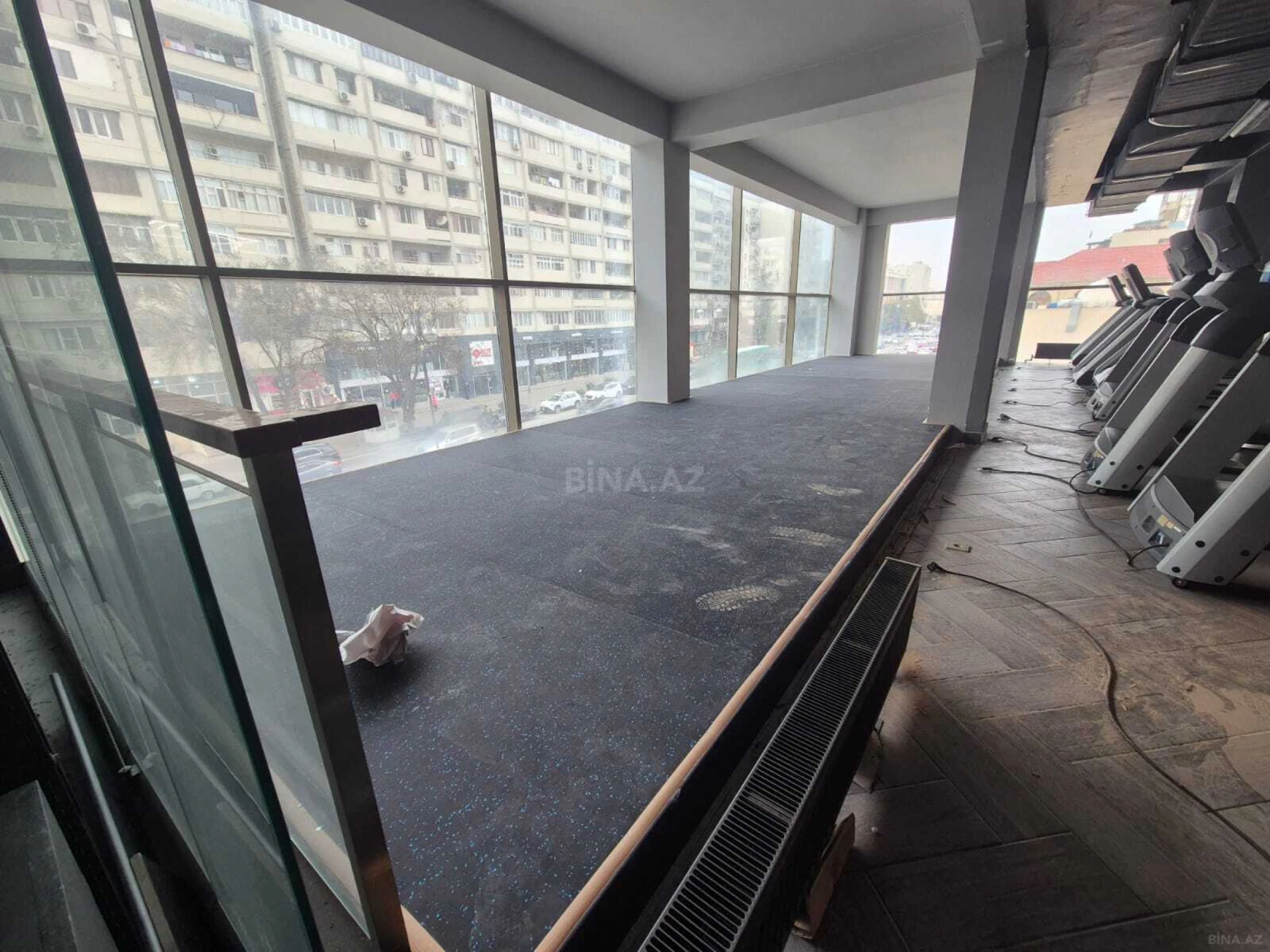 Kirayə verilir obyekt 950 m²