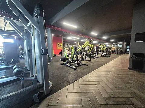 Kirayə verilir obyekt 950 m² — Bakı, İnşaatçılar 950.00 m²