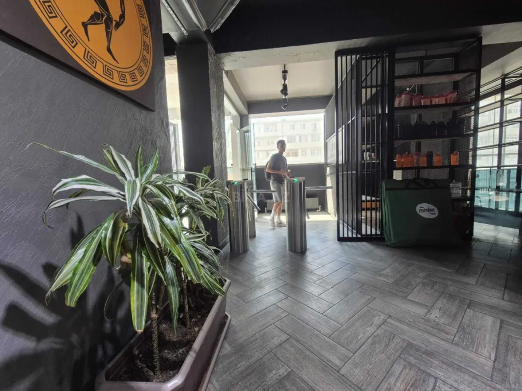 Kirayə verilir obyekt 950 m²