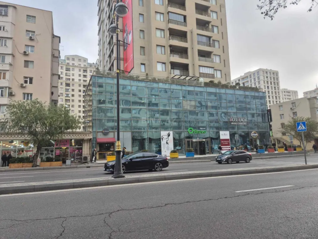 Kirayə verilir obyekt 950 m²