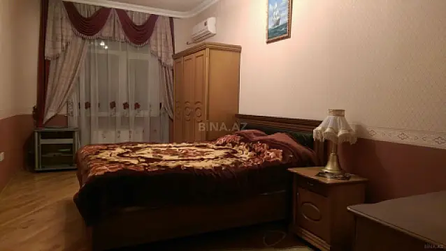 Kirayə verilir 4 otaqlı mənzil 180 m²