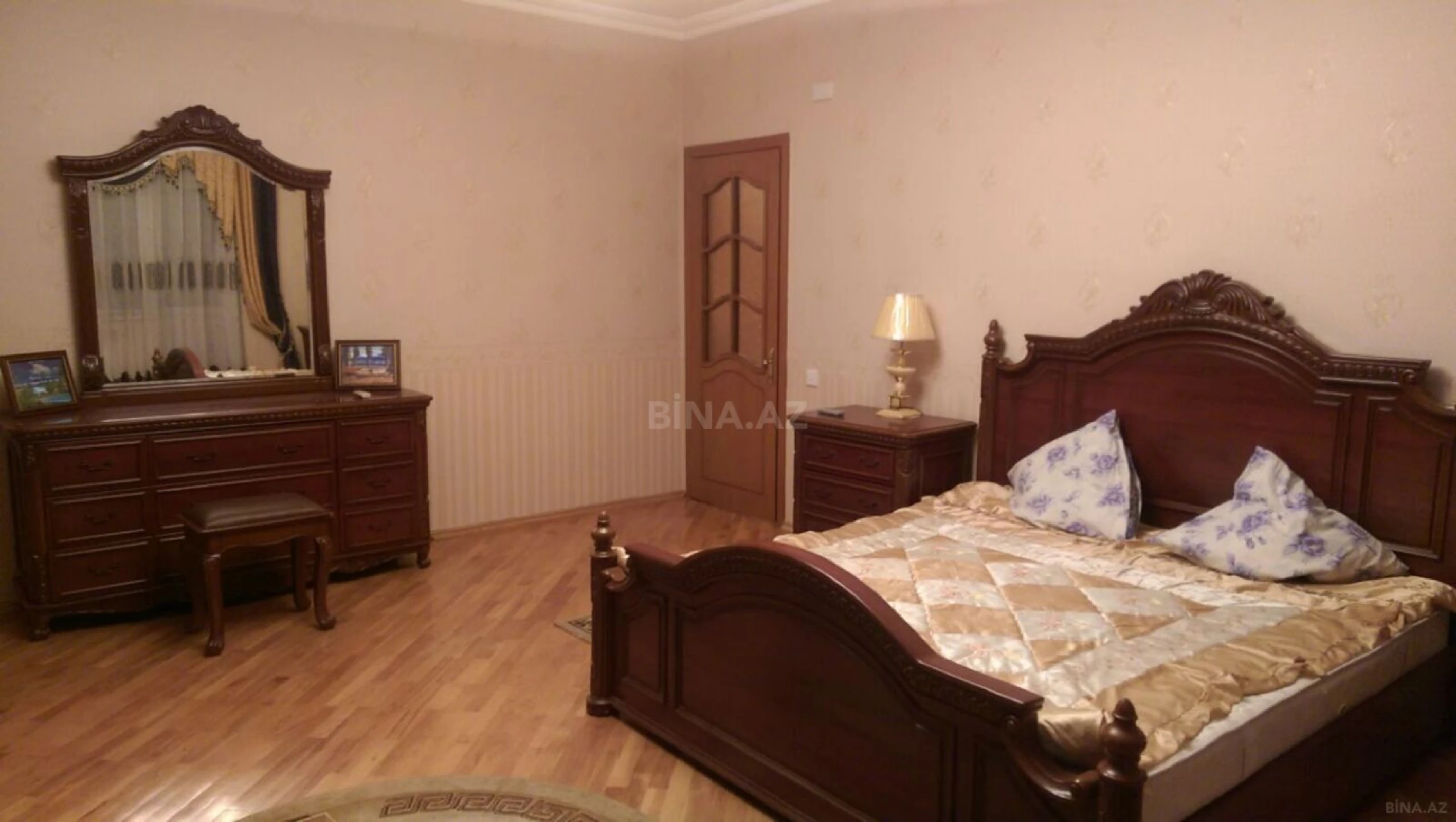 Kirayə verilir 4 otaqlı mənzil 180 m²