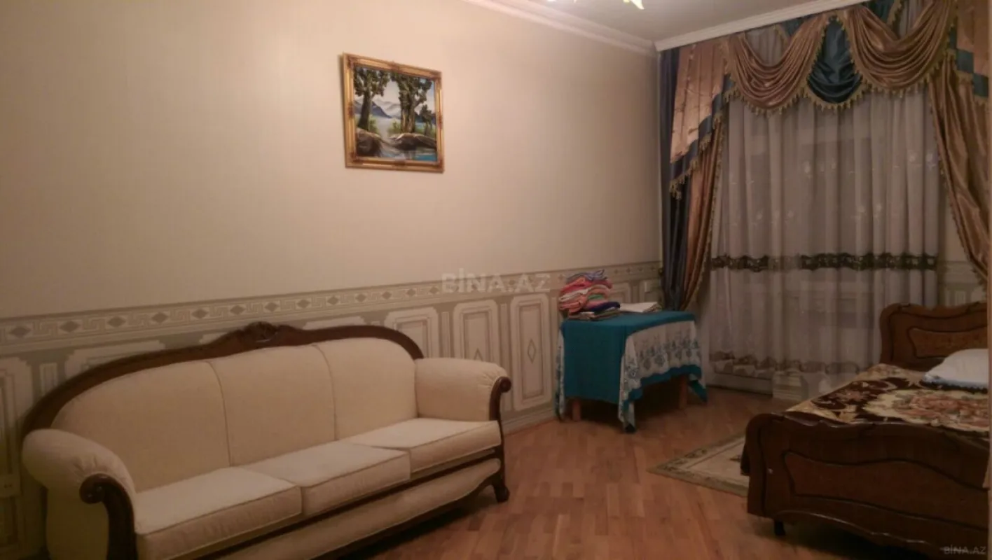 Kirayə verilir 4 otaqlı mənzil 180 m²