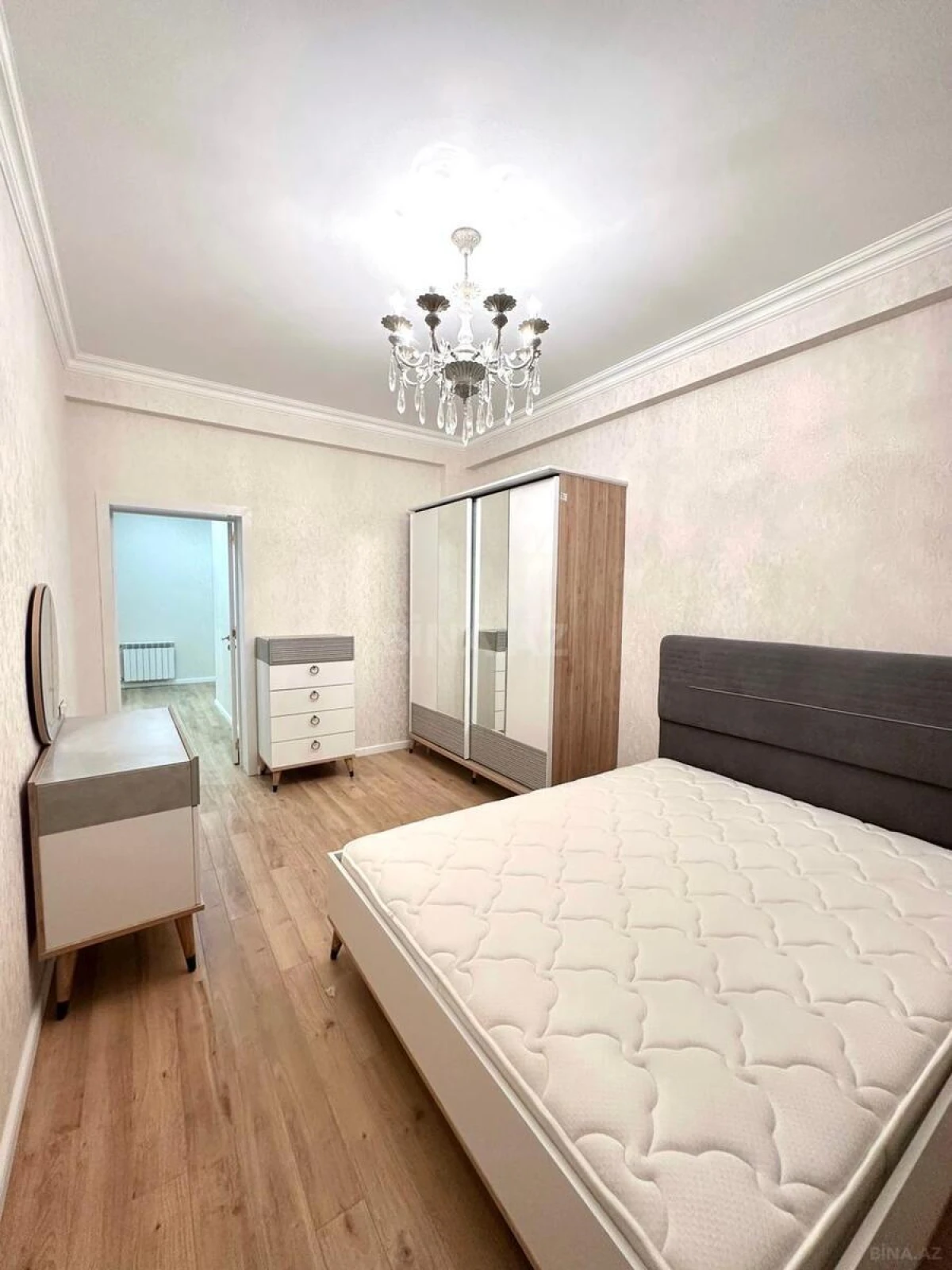 Satılır 3 otaqlı mənzil 105 m²