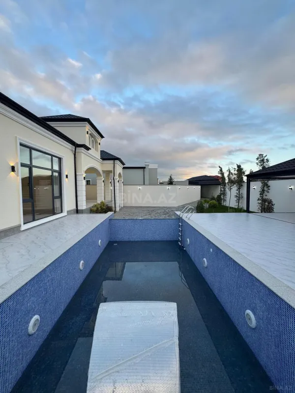 Satılır 4 otaqlı həyət evi 240 m²