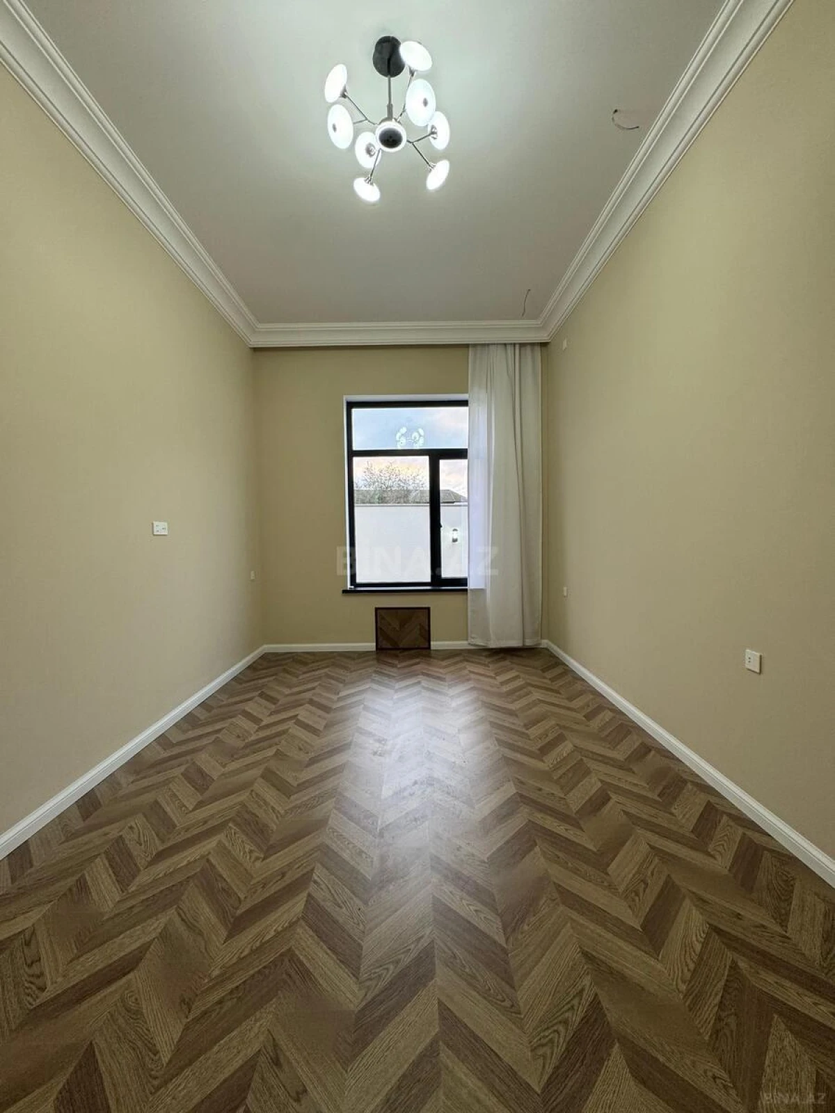 Satılır 4 otaqlı həyət evi 240 m²