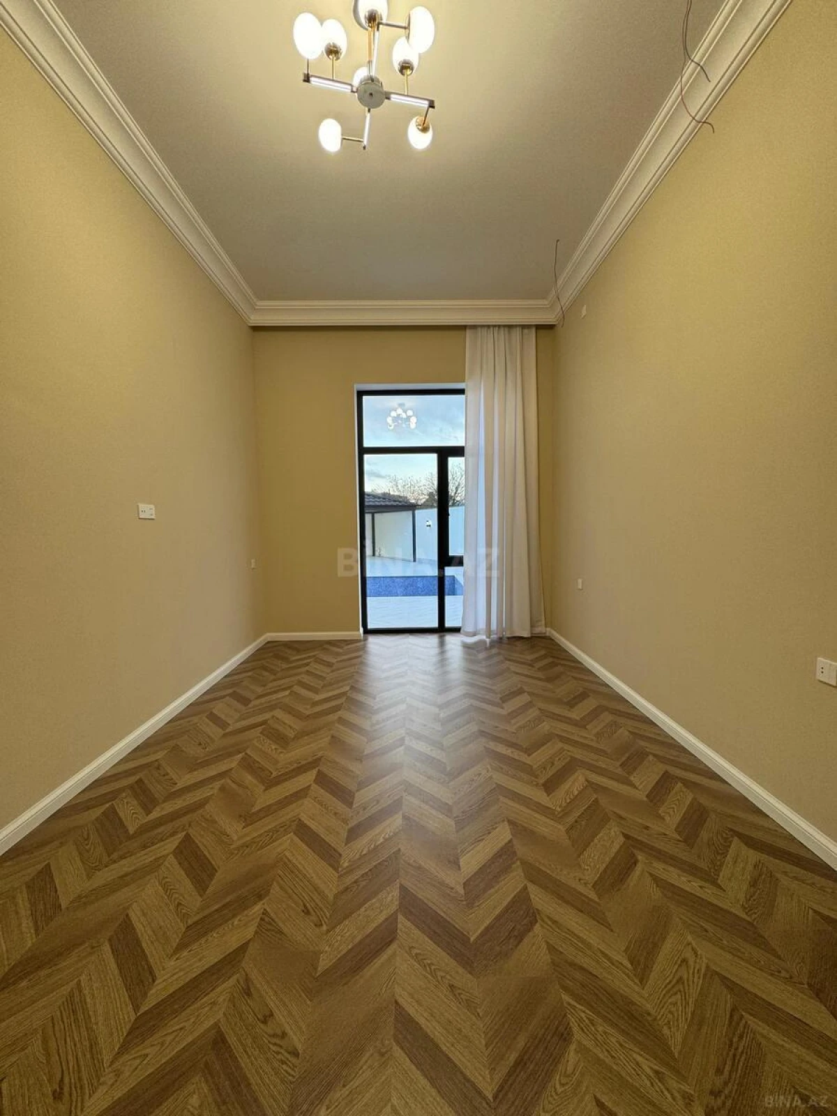 Satılır 4 otaqlı həyət evi 240 m²