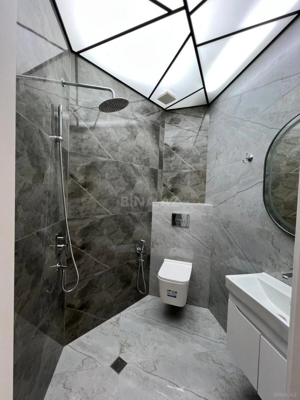 Satılır 3 otaqlı mənzil 96 m²