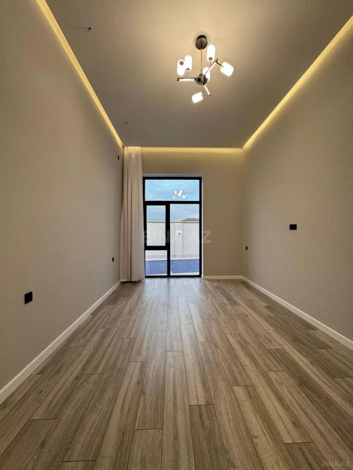 Satılır 4 otaqlı həyət evi 180 m²