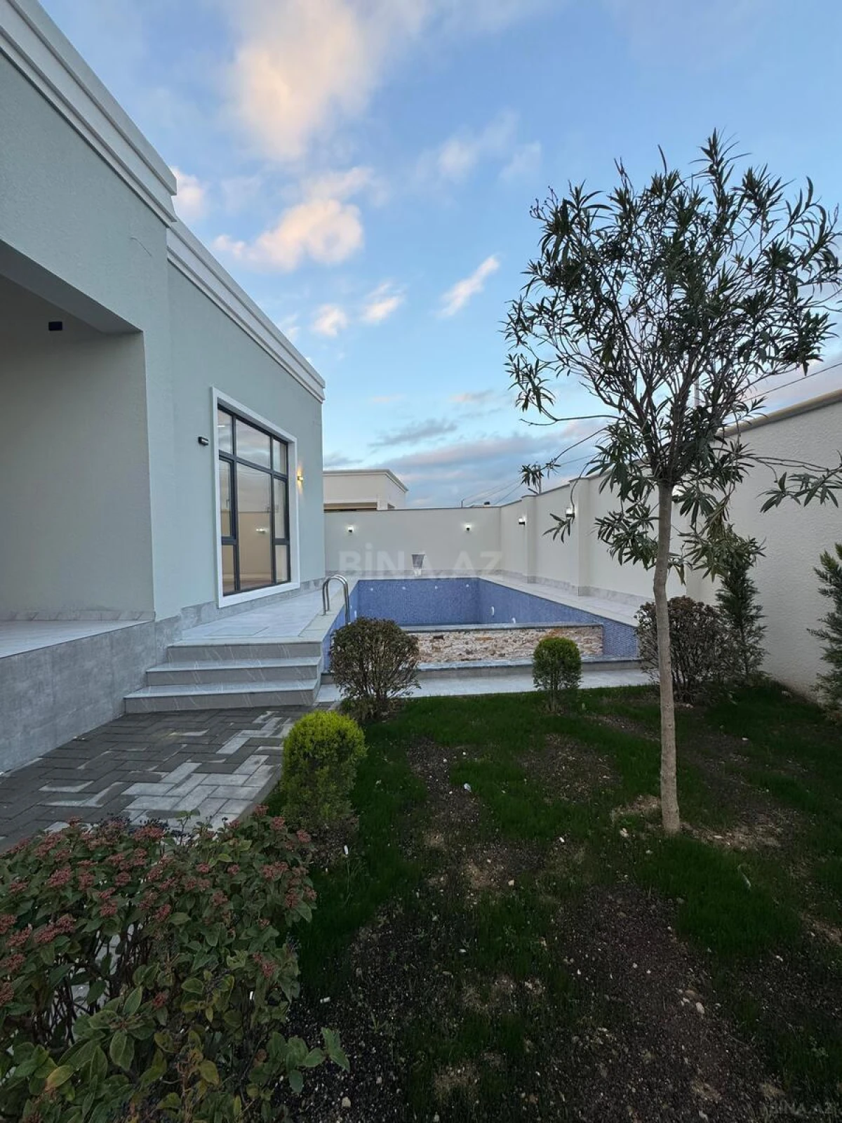 Satılır 4 otaqlı həyət evi 180 m²