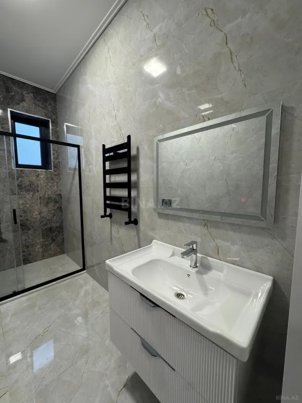 Satılır 4 otaqlı həyət evi 180 m²