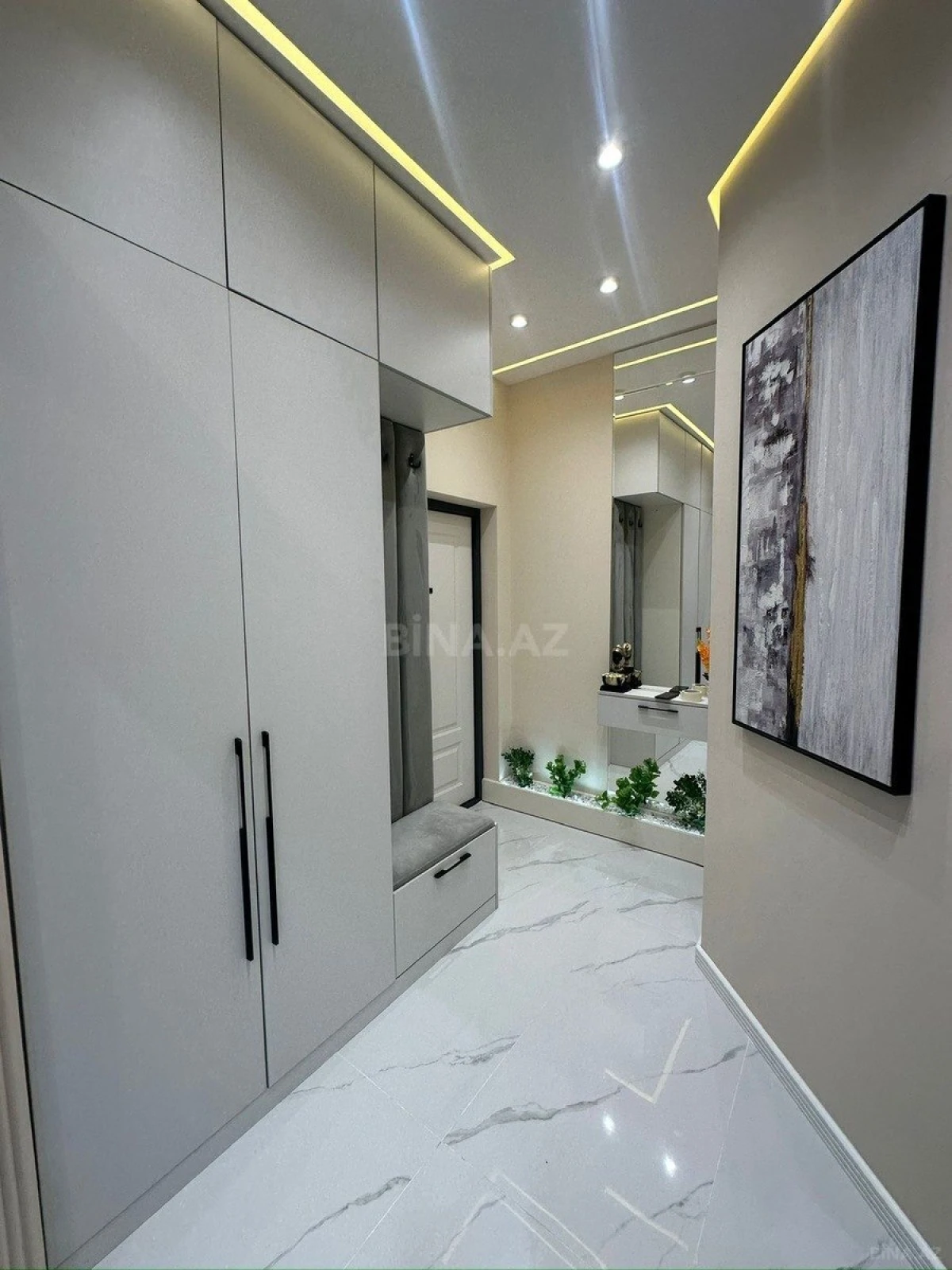 Satılır 2 otaqlı mənzil 56 m²