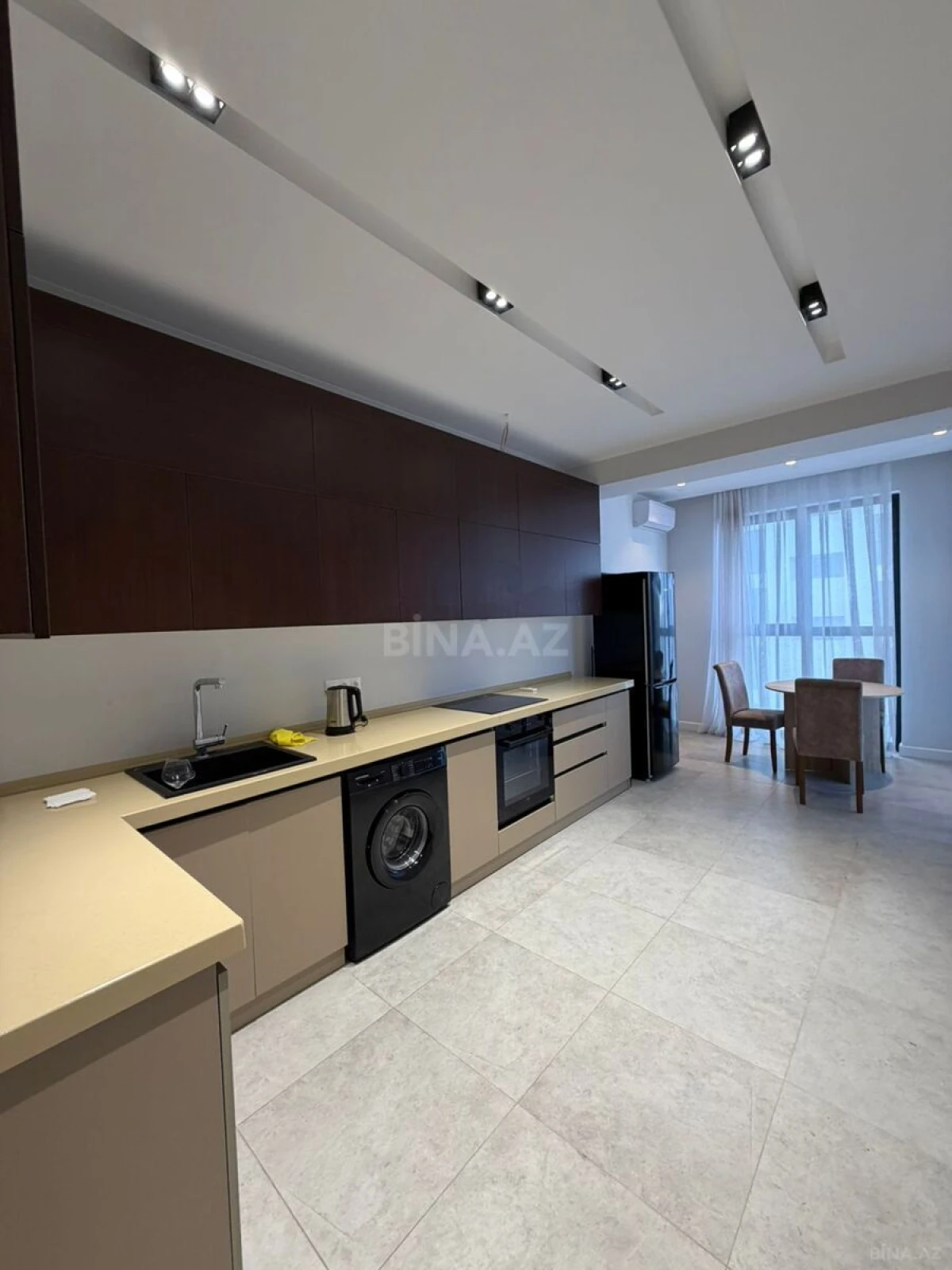 Kirayə verilir 2 otaqlı mənzil 95 m²