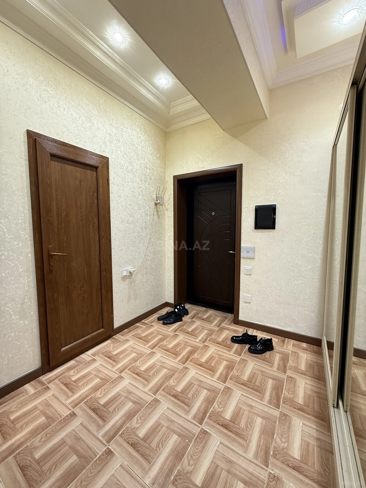 Satılır 3 otaqlı mənzil 70 m²