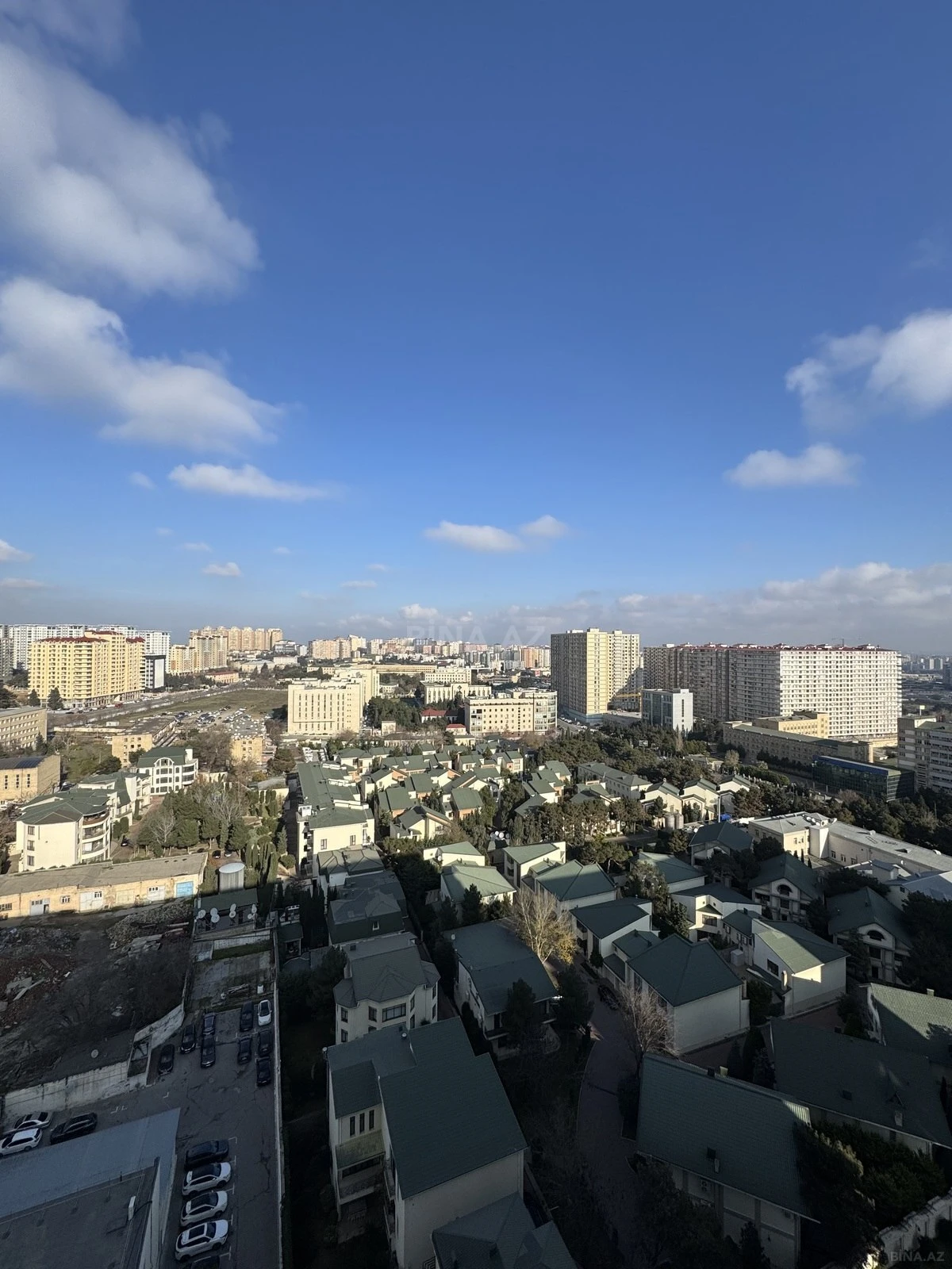 Satılır 3 otaqlı mənzil 170 m²