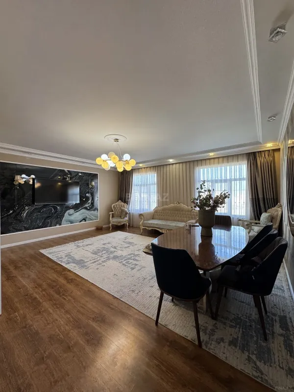 Satılır 3 otaqlı mənzil 170 m²