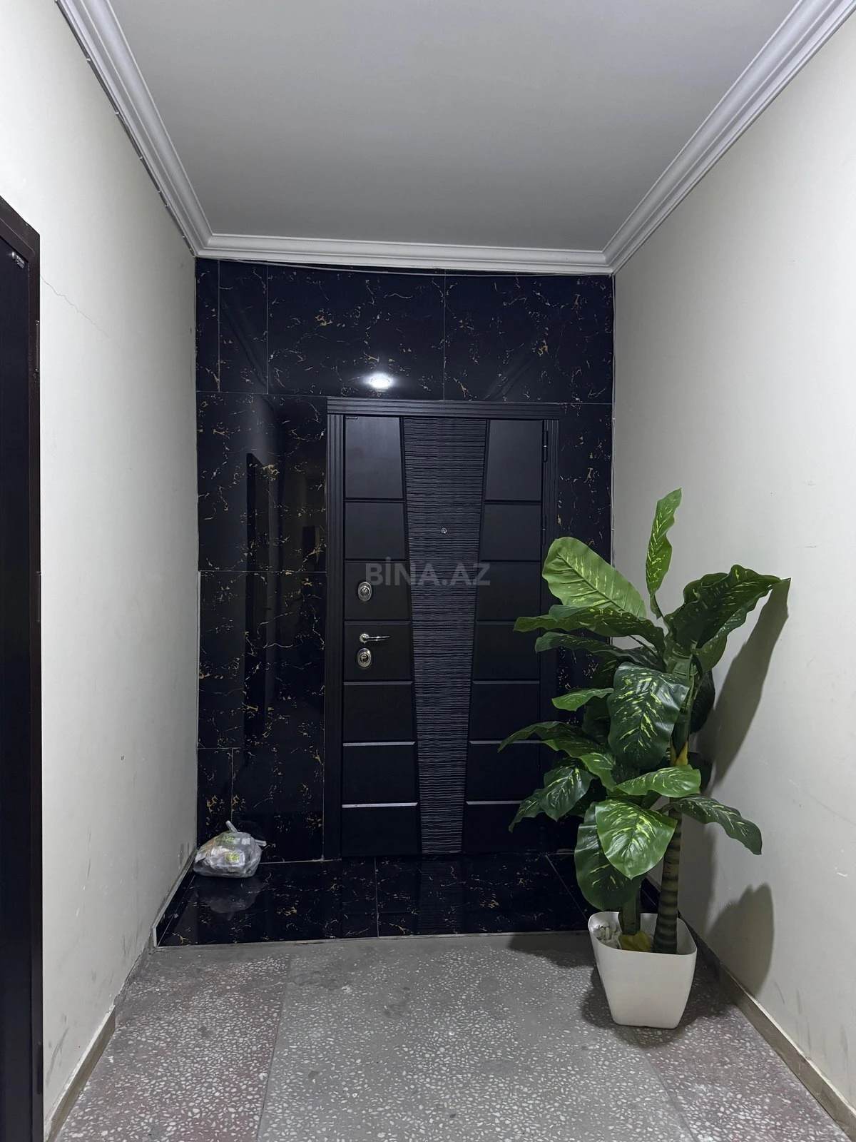 Satılır 3 otaqlı mənzil 170 m²