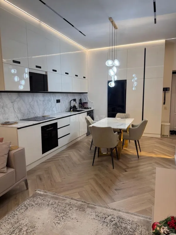 Kirayə verilir 2 otaqlı mənzil 57 m²
