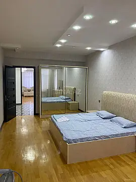 Satılır 3 otaqlı mənzil 136 m²