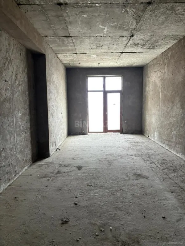 Satılır 4 otaqlı mənzil 230 m²