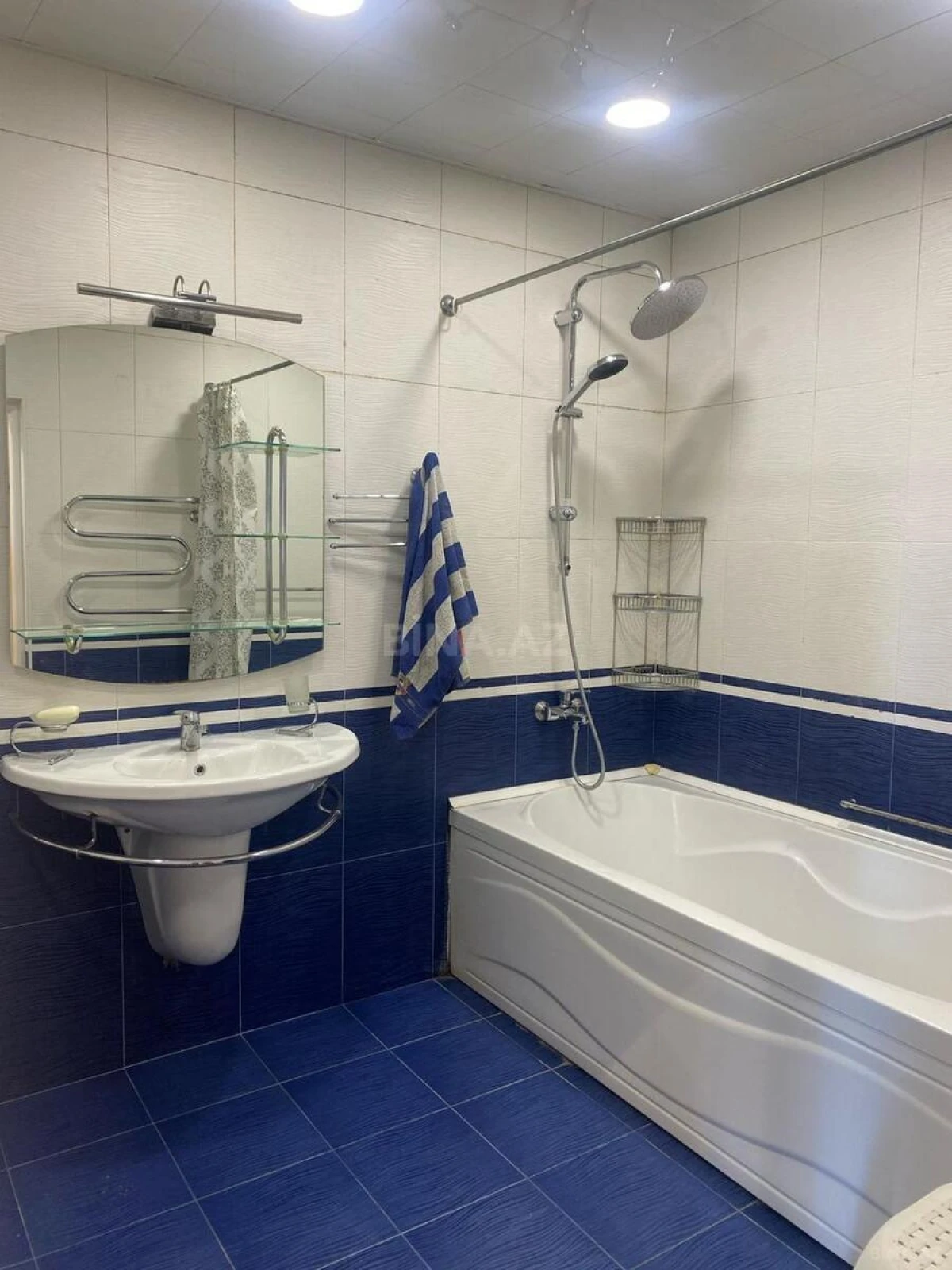 Satılır 3 otaqlı mənzil 126 m²