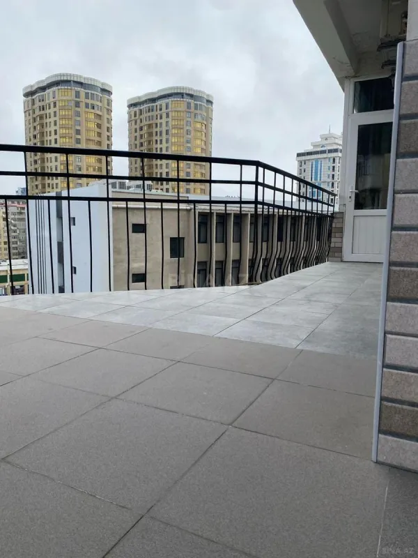 Satılır 3 otaqlı mənzil 126 m²