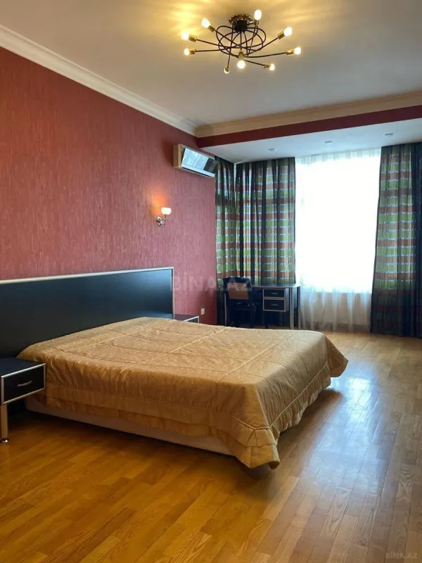 Satılır 3 otaqlı mənzil 126 m²