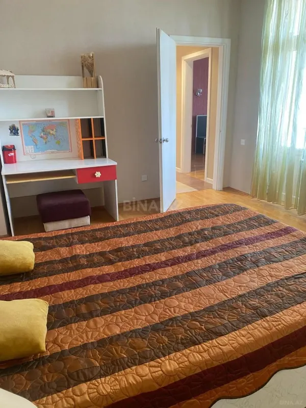 Satılır 3 otaqlı mənzil 126 m²