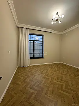 Satılır 5 otaqlı həyət evi 240 m²