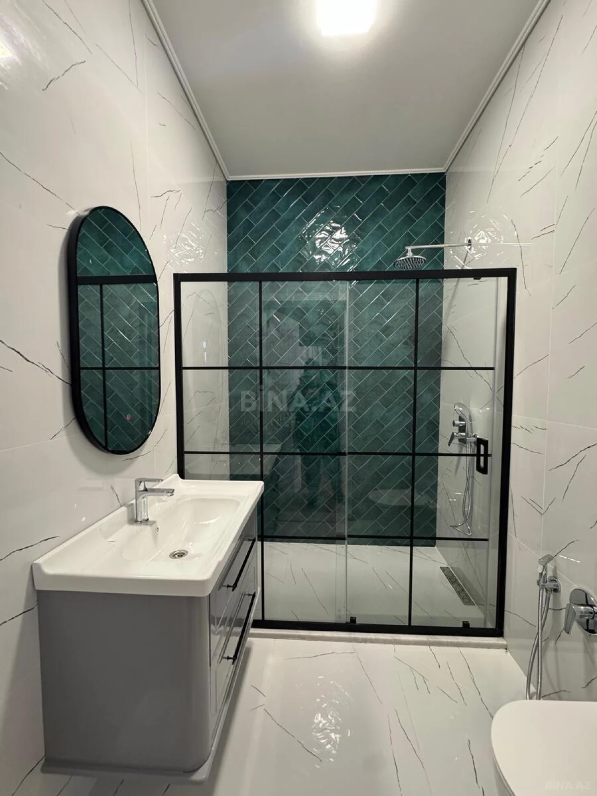 Satılır 5 otaqlı həyət evi 240 m²