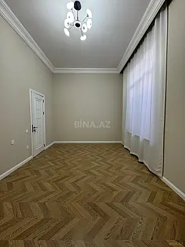 Satılır 5 otaqlı həyət evi 240 m²