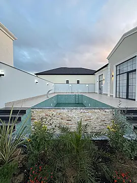 Satılır 5 otaqlı həyət evi 240 m²