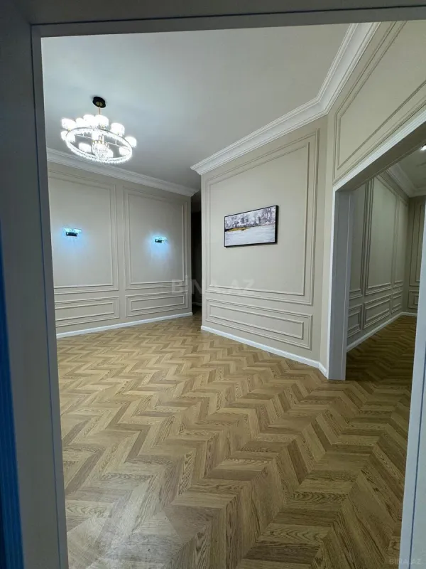 Satılır 5 otaqlı həyət evi 240 m²