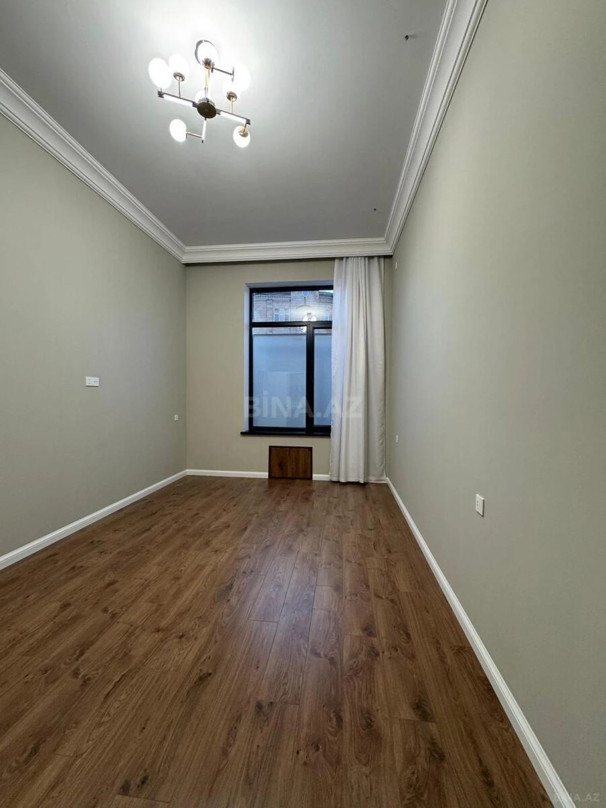 Satılır 4 otaqlı həyət evi 240 m²