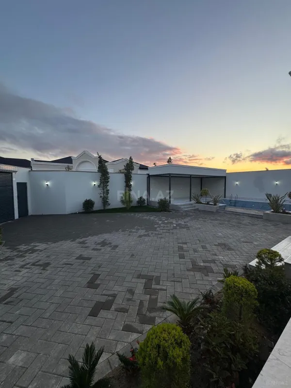 Satılır 4 otaqlı həyət evi 240 m²