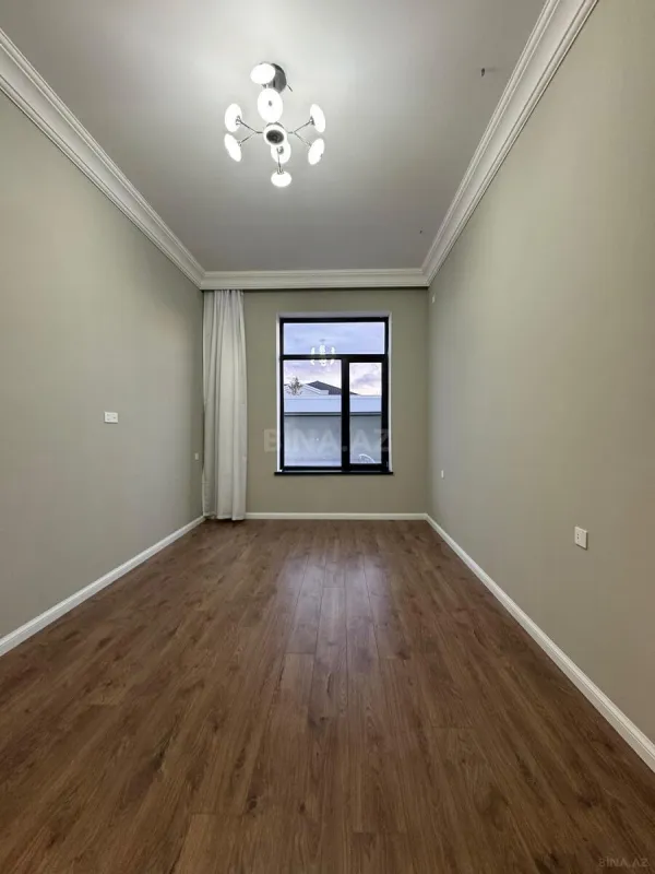 Satılır 4 otaqlı həyət evi 240 m²
