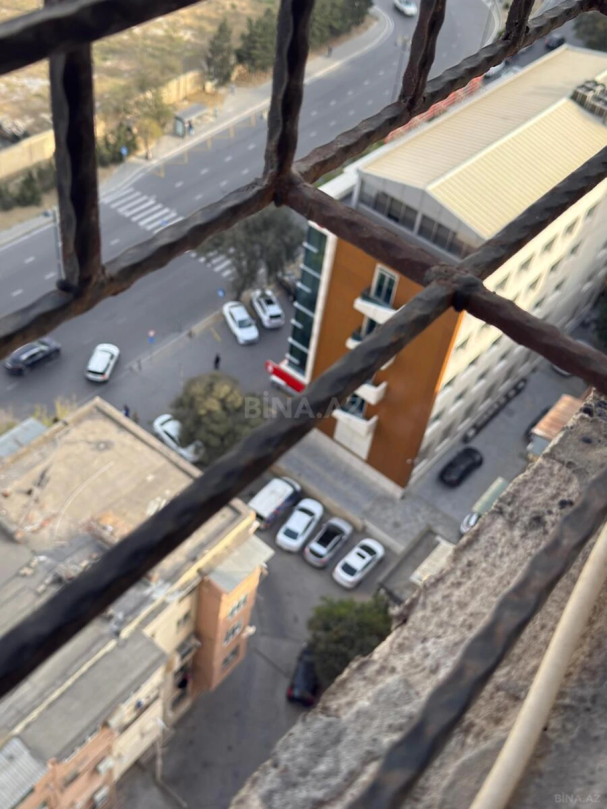 Satılır 3 otaqlı mənzil 128 m²