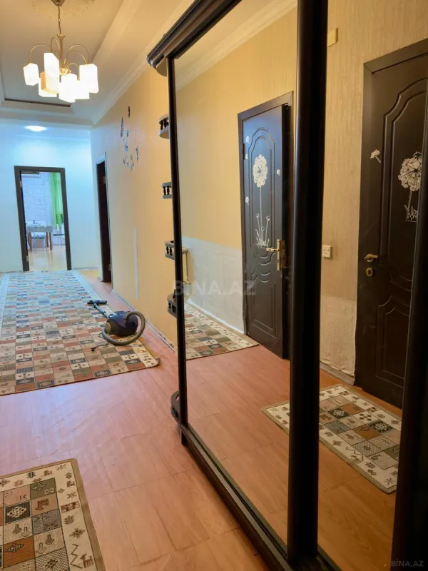 Satılır 3 otaqlı mənzil 128 m²