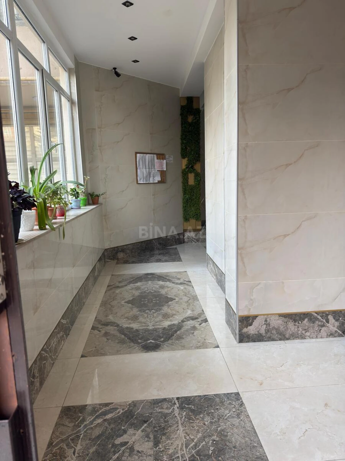 Satılır 3 otaqlı mənzil 128 m²