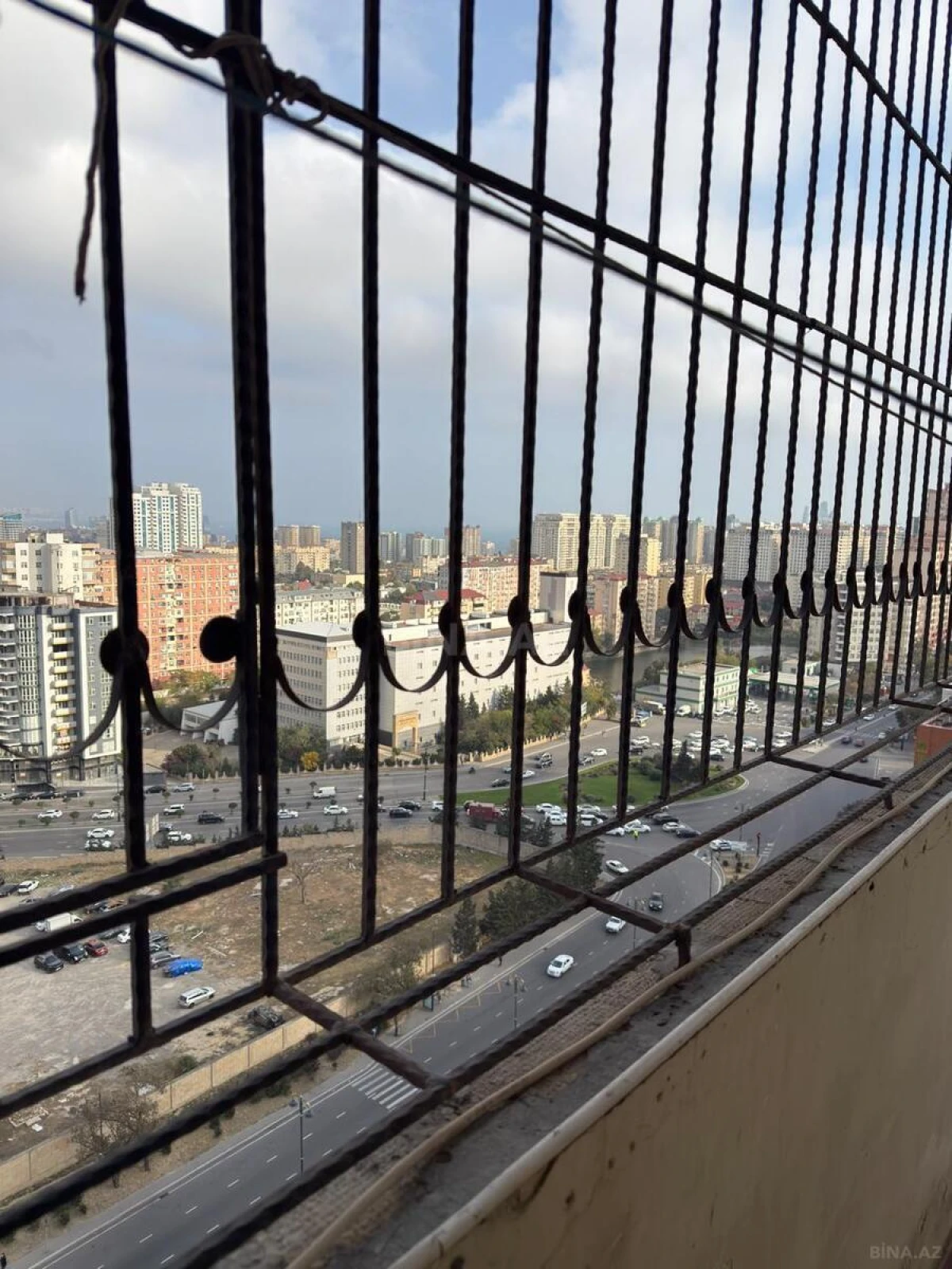 Satılır 3 otaqlı mənzil 128 m²