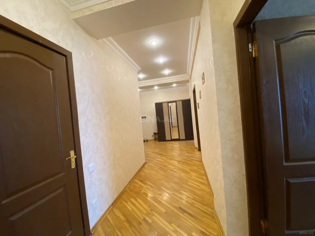 Satılır 2 otaqlı mənzil 92 m²