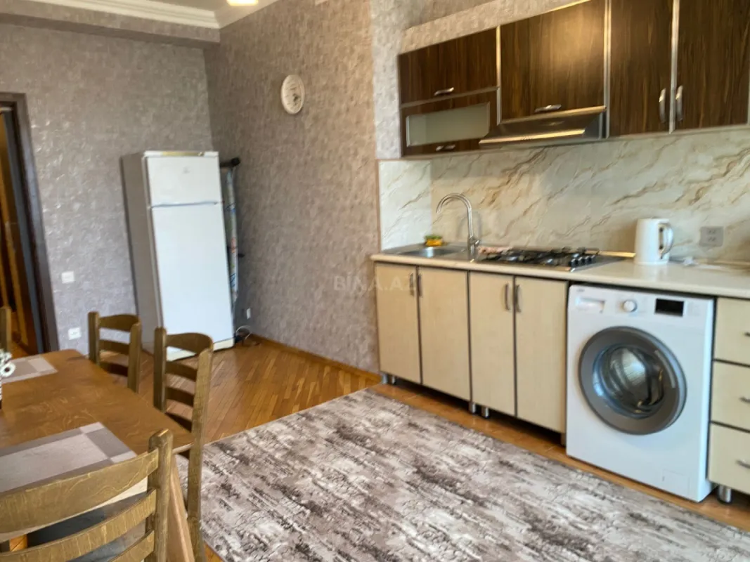 Satılır 2 otaqlı mənzil 92 m²