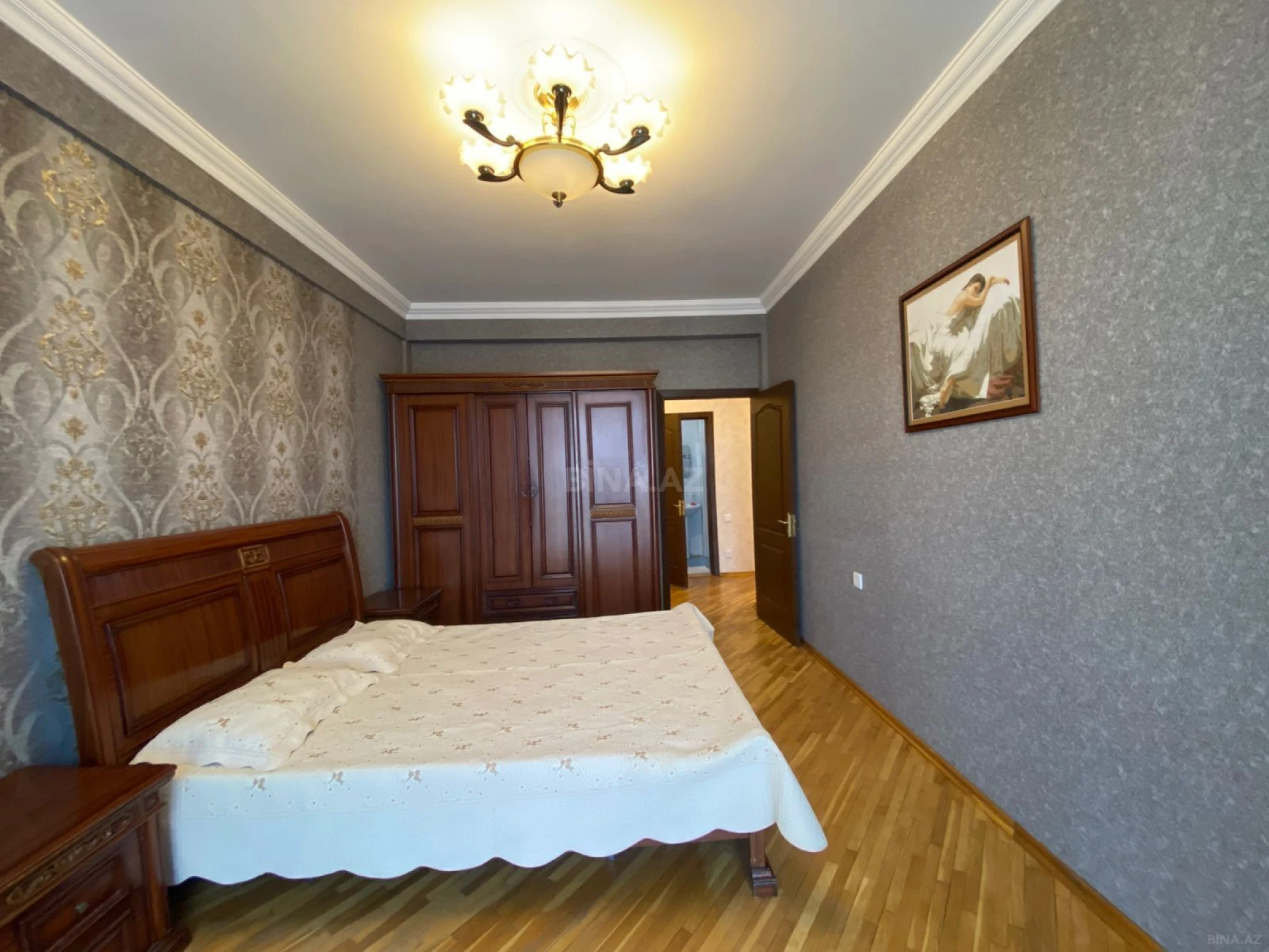Satılır 2 otaqlı mənzil 92 m²