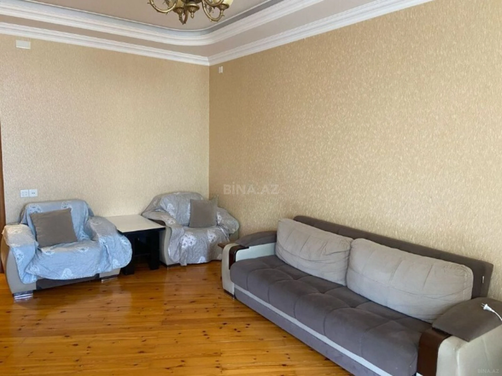 Kirayə verilir 2 otaqlı mənzil 90 m²