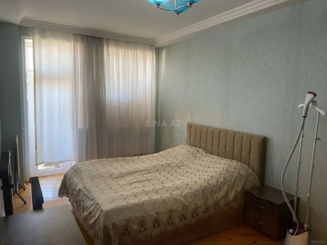 Kirayə verilir 2 otaqlı mənzil 90 m²