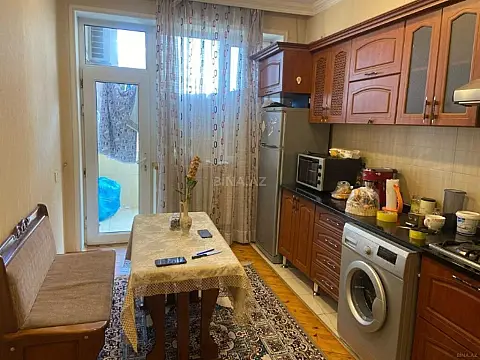 Kirayə verilir 2 otaqlı mənzil 90 m²