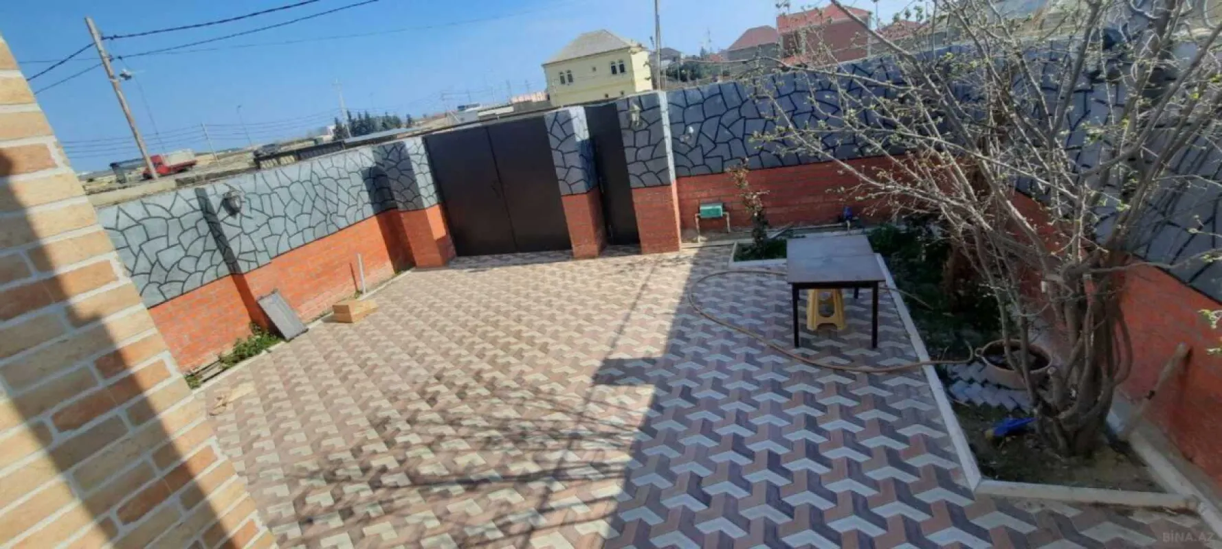 Satılır 4 otaqlı həyət evi 200 m²