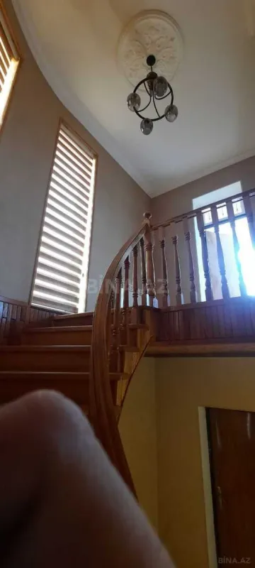 Satılır 4 otaqlı həyət evi 200 m²