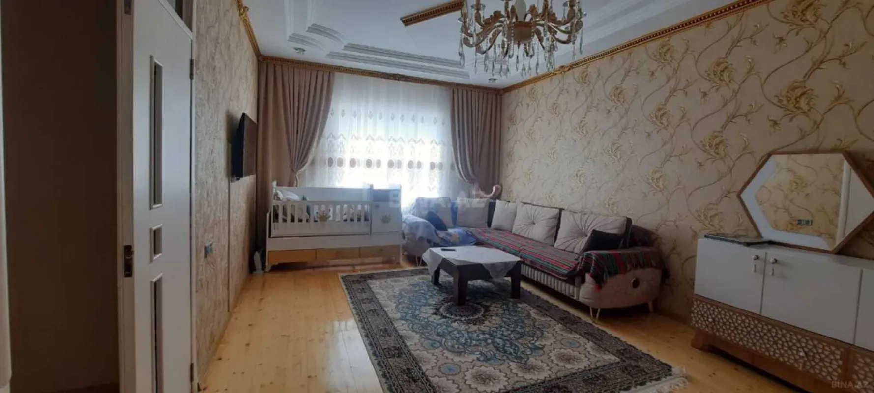 Satılır 4 otaqlı həyət evi 200 m²